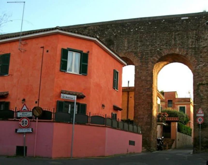 Two-Room Apt. Under The Aqueduct'S Arch In Pigneto Rome Extérieur photo